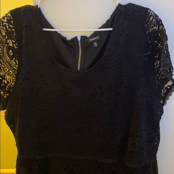 Elegant dress - Picture 4 of 5